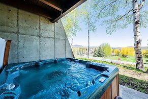 Temptation 8 3 Bedroom Condo