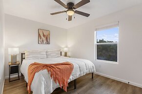 New Listing Vineyard Valley Views - Balcony