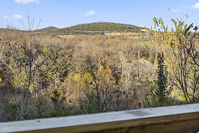 New Listing Vineyard Valley Views - Balcony