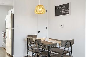 New Listing Vineyard Valley Views - Balcony