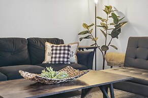 New Listing Vineyard Valley Views - Balcony