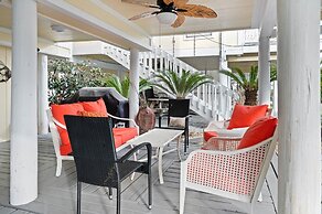 Happy Beach Villa 3 Bedroom Condo by RedAwning