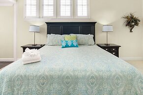 Happy Beach Villa 3 Bedroom Condo by RedAwning