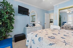 Happy Beach Villa 3 Bedroom Condo by RedAwning