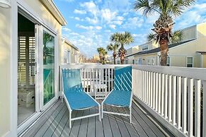 Happy Beach Villa 3 Bedroom Condo by RedAwning