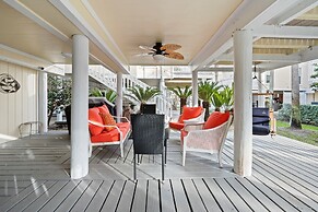 Happy Beach Villa 3 Bedroom Condo by RedAwning