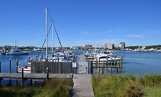 Happy Beach Villa 3 Bedroom Condo by RedAwning