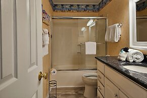 Happy Beach Villa 3 Bedroom Condo by RedAwning