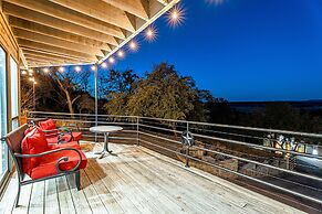 5br Home w/ Pool and a View!