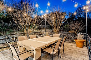 5br Home w/ Pool and a View!