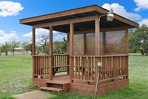 5br Home w/ Pool and a View!