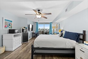 Yacht Club Villas #3-504 4 Bedroom Condo by RedAwning