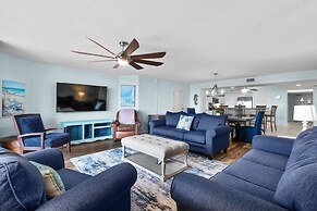 Yacht Club Villas #3-504 4 Bedroom Condo by RedAwning