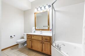 Kemper's Cabin by Silver Dollar City - Ideally Located