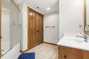 Kemper's Cabin by Silver Dollar City - Ideally Located