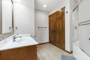 Kemper's Cabin by Silver Dollar City - Ideally Located