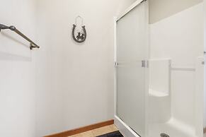 Kemper's Cabin by Silver Dollar City - Ideally Located