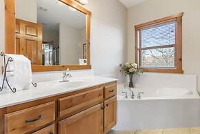 Kemper's Cabin by Silver Dollar City - Ideally Located