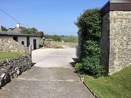 Vale of Glamorgan - Cottage - Sleeps 4 - Parking