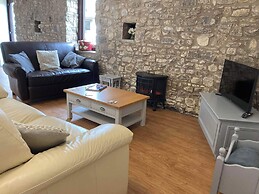 Vale of Glamorgan - Cottage - Sleeps 4 - Parking