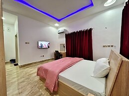 FURNISHED APARTMENTS