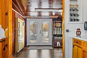 Big Bear Happy Place Walk to the Village!