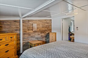 Big Bear Happy Place Walk to the Village!