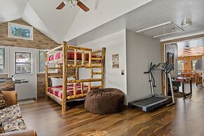 Big Bear Happy Place Walk to the Village!