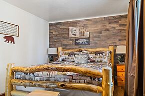 Big Bear Happy Place Walk to the Village!