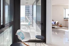 Daniel Ivoire in Tel Aviv-yafo