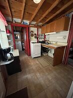 Swallow - Limit 4 2 Bedroom Cottage by RedAwning