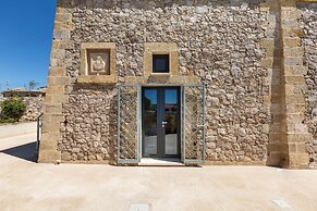 2081 Villa Crocilupo by Perle di Puglia