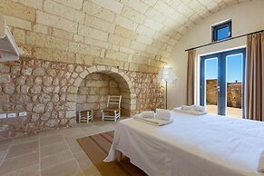 2081 Villa Crocilupo by Perle di Puglia