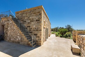 2081 Villa Crocilupo by Perle di Puglia