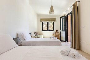 2081 Villa Crocilupo by Perle di Puglia