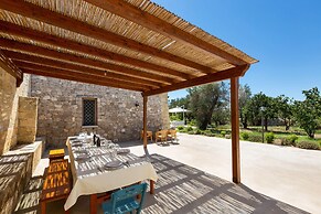 2081 Villa Crocilupo by Perle di Puglia