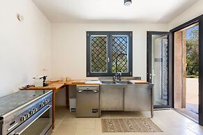 2081 Villa Crocilupo by Perle di Puglia