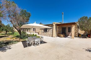 2081 Villa Crocilupo by Perle di Puglia