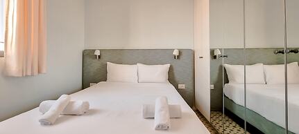 Daniel Royal in Tel Aviv-yafo