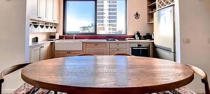 Daniel Royal in Tel Aviv-yafo