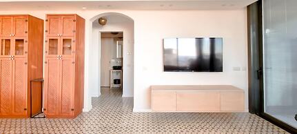 Daniel Royal in Tel Aviv-yafo