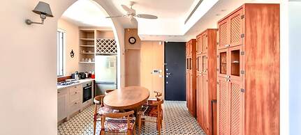 Daniel Royal in Tel Aviv-yafo