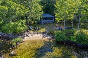 Ferry Tale Limit 10 3 Bedroom Cottage by RedAwning