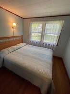 Water's Edge Limit 8 4 Bedroom Cottage by Redawning