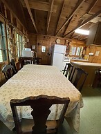 Restawhile Limit 6 2 Bedroom Cabin by RedAwning