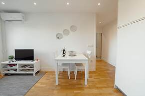 Downtown Stylish Apartment Garage by Vacationy