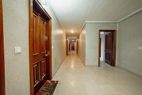 Downtown Stylish Apartment Garage by Vacationy