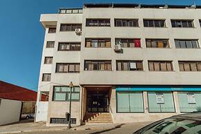 Downtown Stylish Apartment Garage by Vacationy