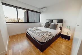 Downtown Stylish Apartment Garage by Vacationy