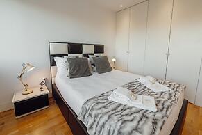 Downtown Stylish Apartment Garage by Vacationy